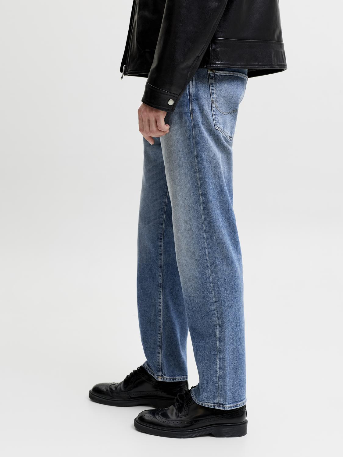 model_shot-detail
